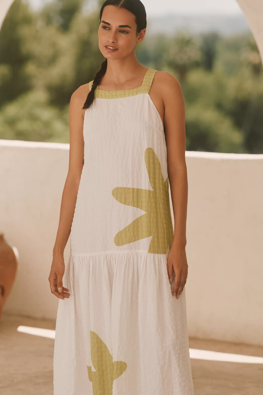 vestido midi de cintura baja sin mangas y escote cuadrado de celandine