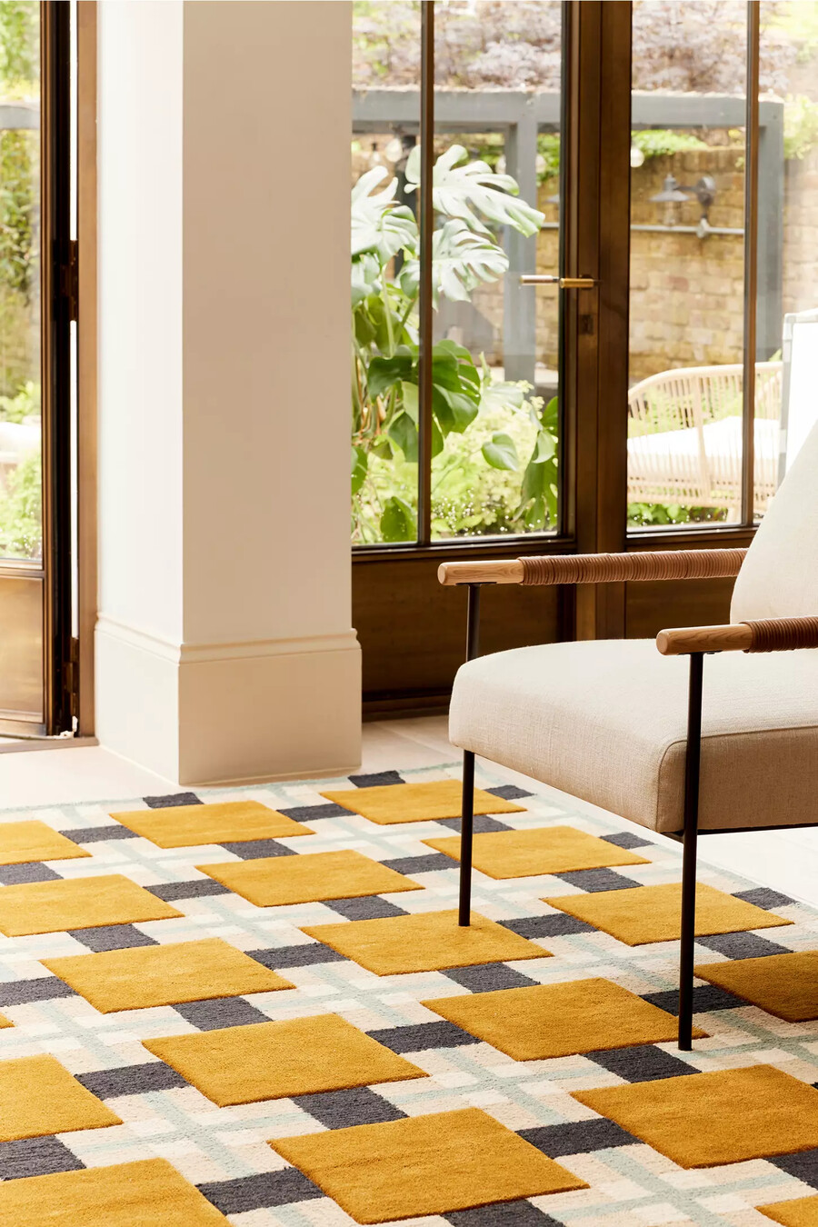 alfombra de lana layered x evelina kroon ochre fields