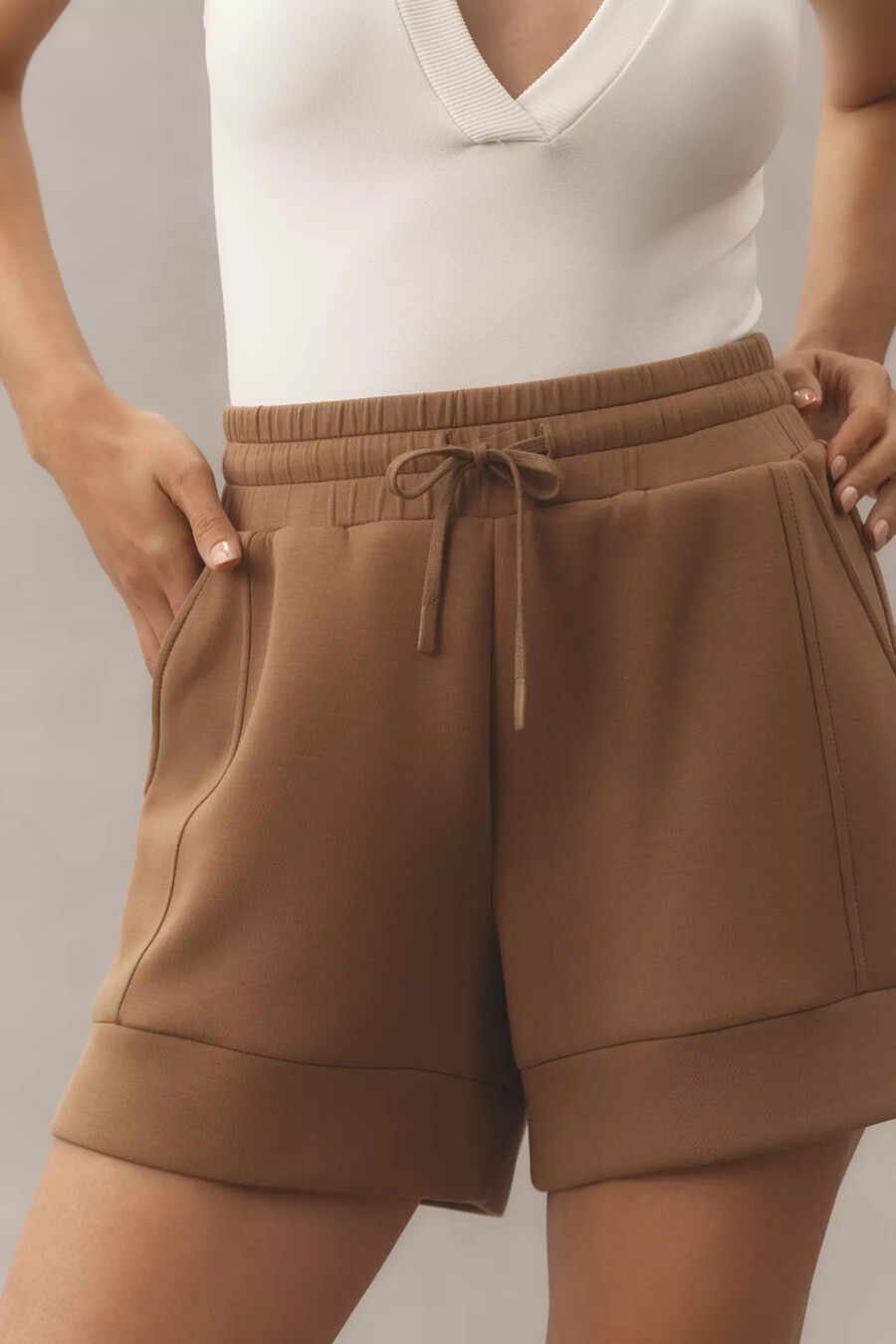 pantalones cortos de tiro alto varley atrium