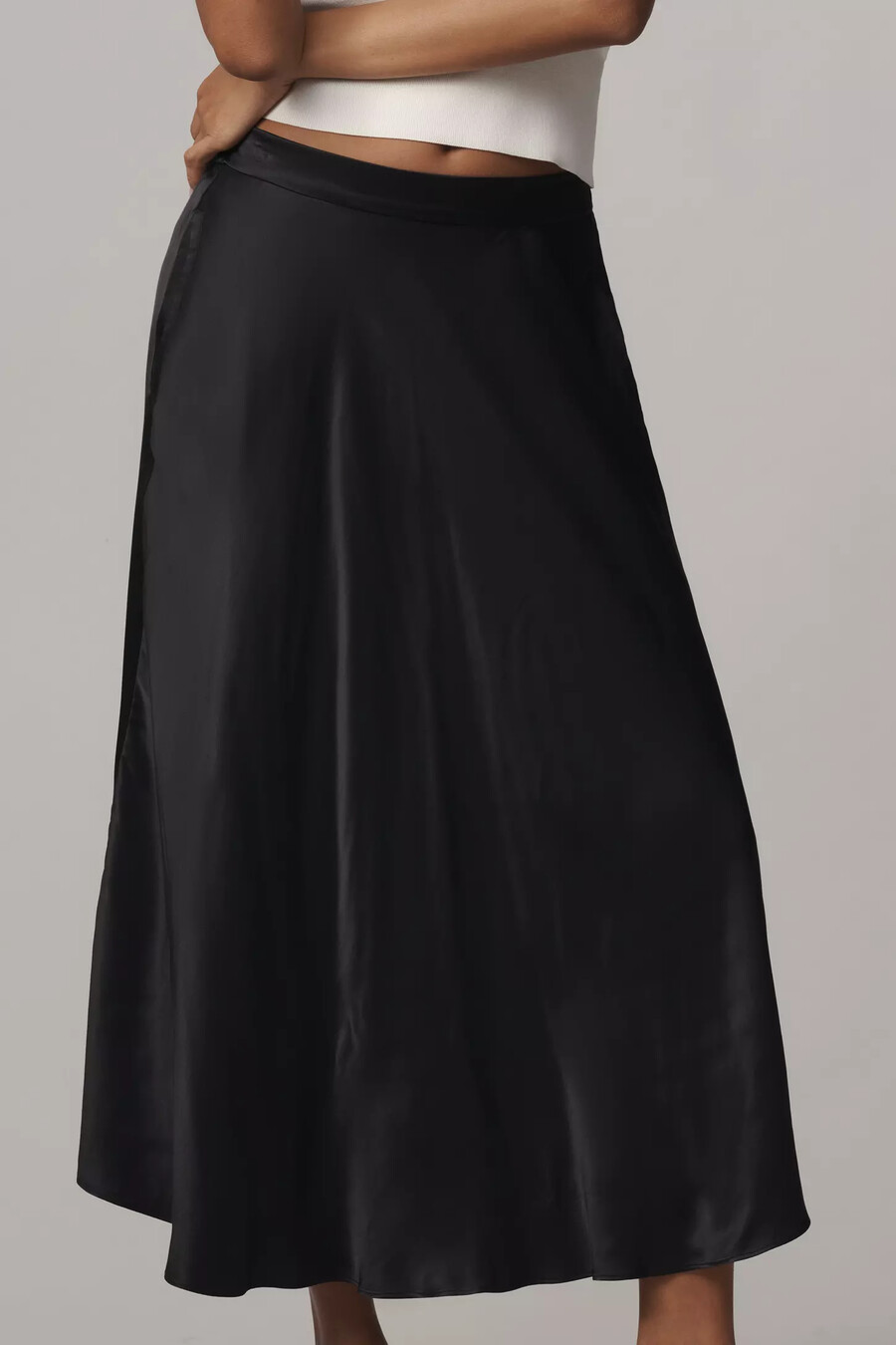 falda midi de satén circular maeve