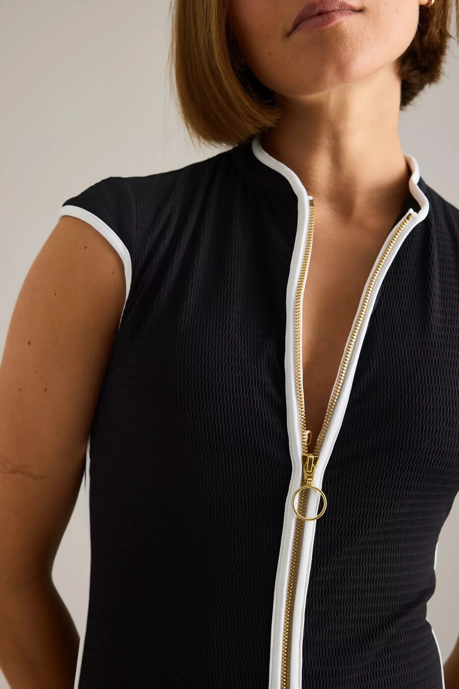 traje de baño de una pieza con cremallera y mangas cortas seafolly beach bound