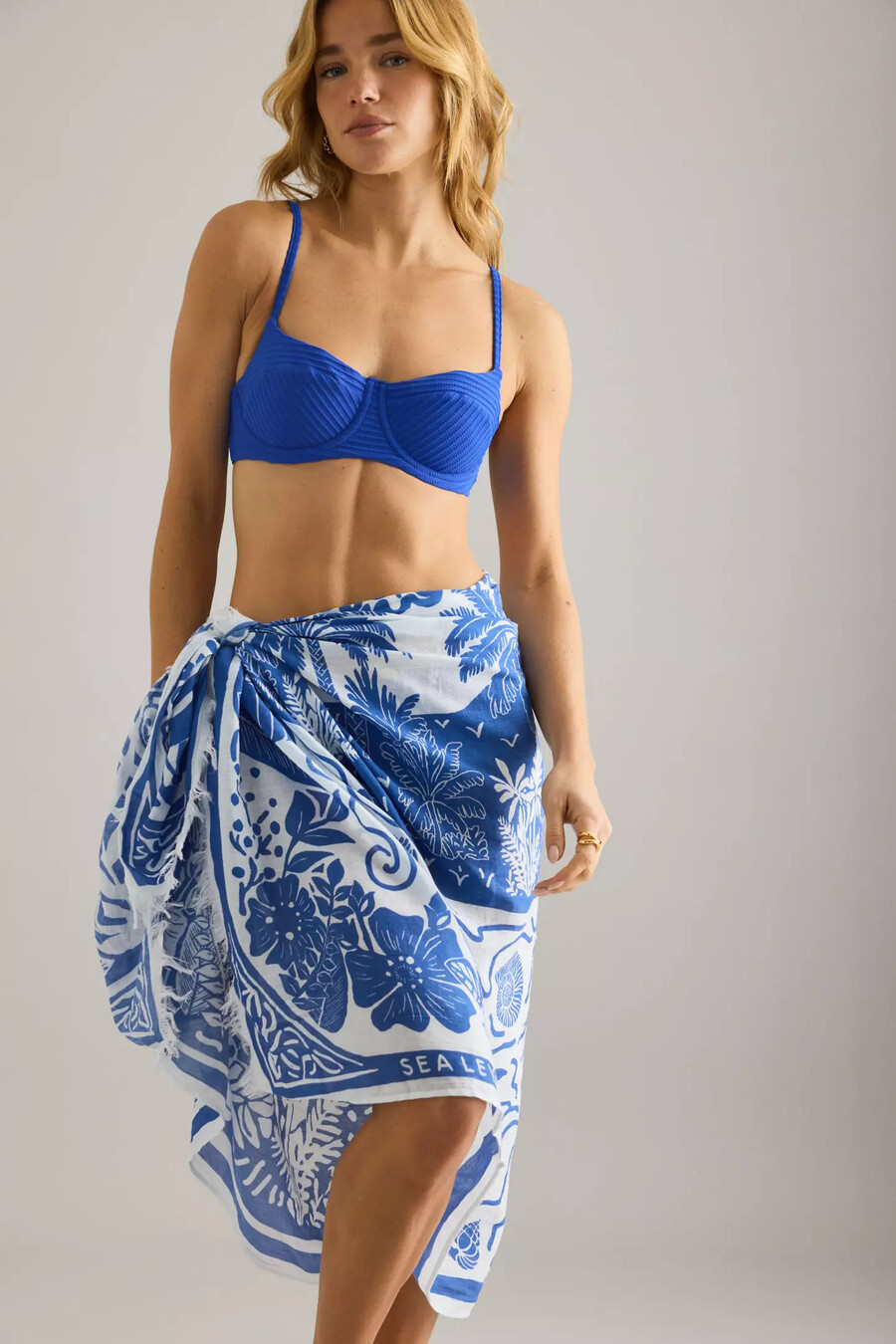 top de bikini balconette spinnaker a nivel del mar