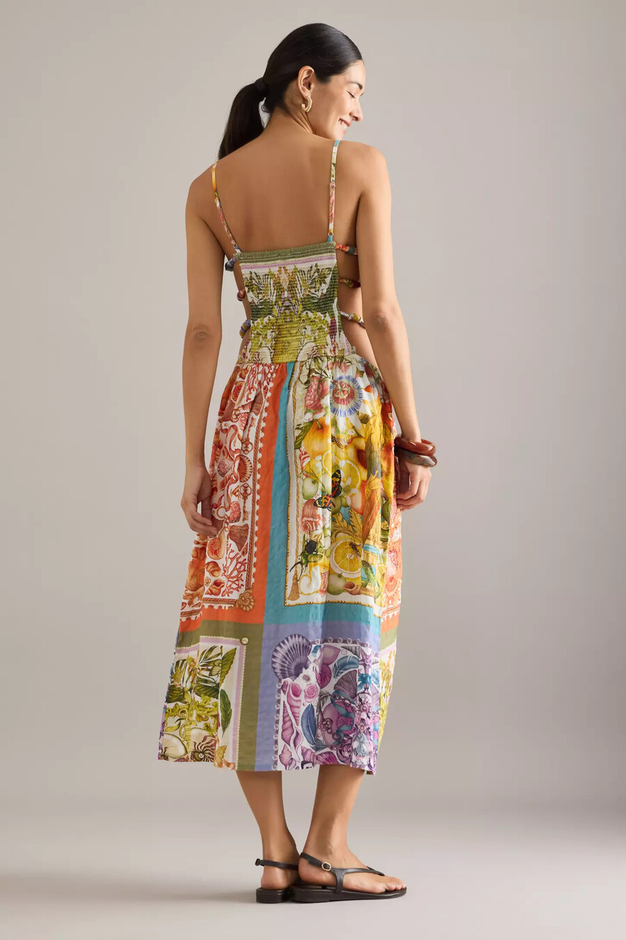 vestido midi sin mangas con cuentas de celandine x emily carter