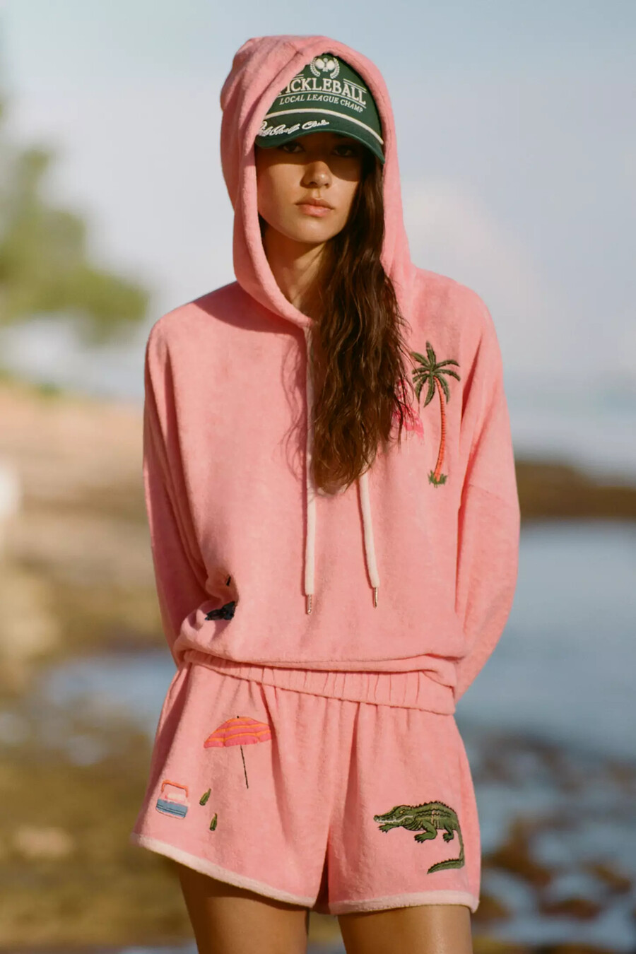 sudadera bordada con celidonia