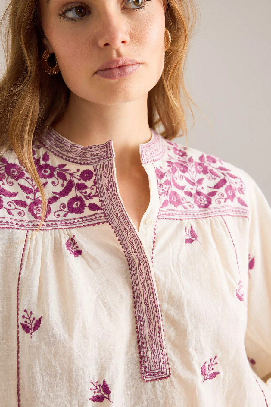 blusa bordada florence de dilli grey