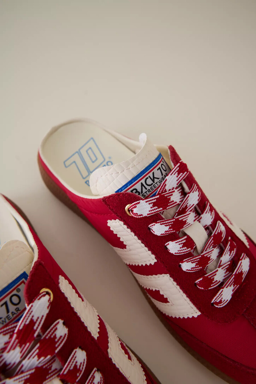 zapatillas deportivas tipo mule sin espalda rojas back 70