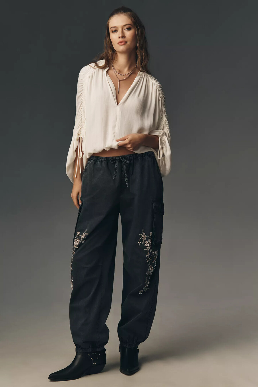 pantalones globo adornados con cristales pilcro