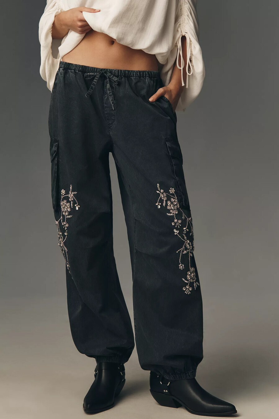 pantalones globo adornados con cristales pilcro