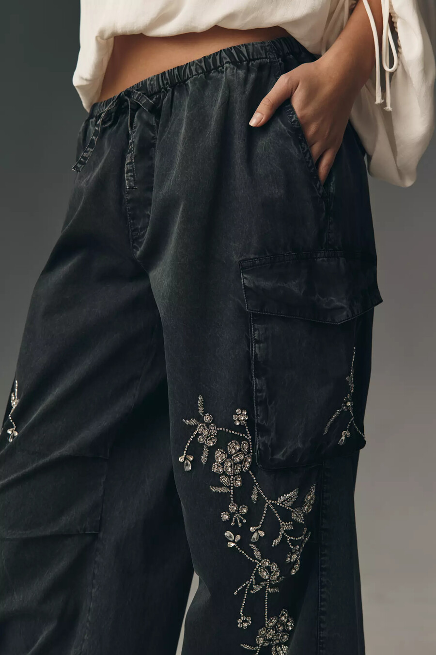 pantalones globo adornados con cristales pilcro
