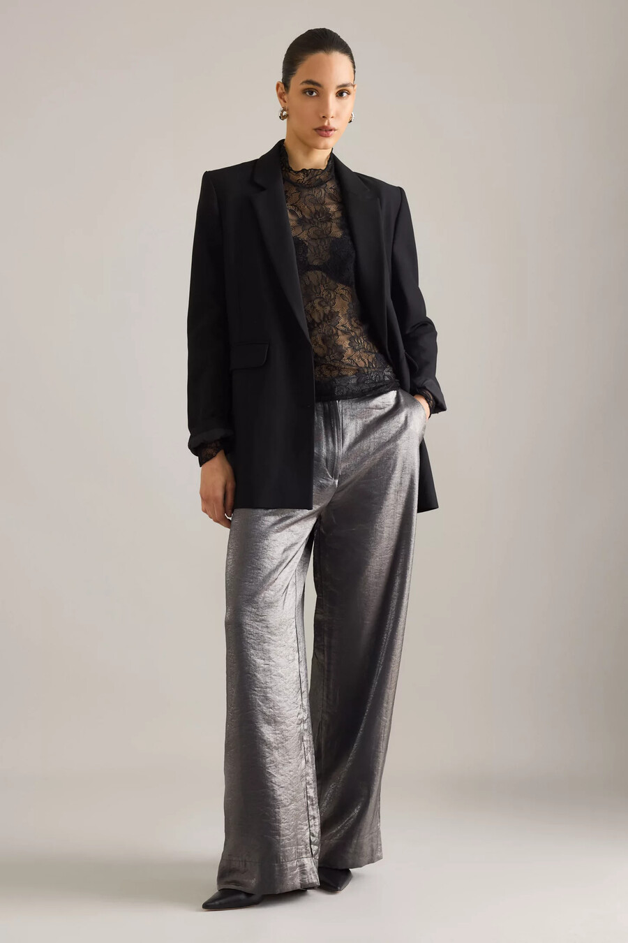 pantalones de tiro medio y pierna ancha revestidos margot seleccionados