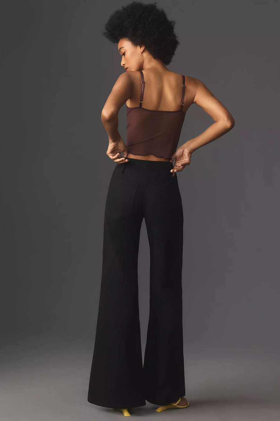 pantalones acampanados de tiro alto y pierna ancha de maeve junie