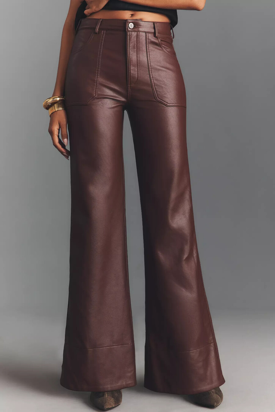 pantalones acampanados de tiro alto y holgados de piel sintética rylan de pilcro