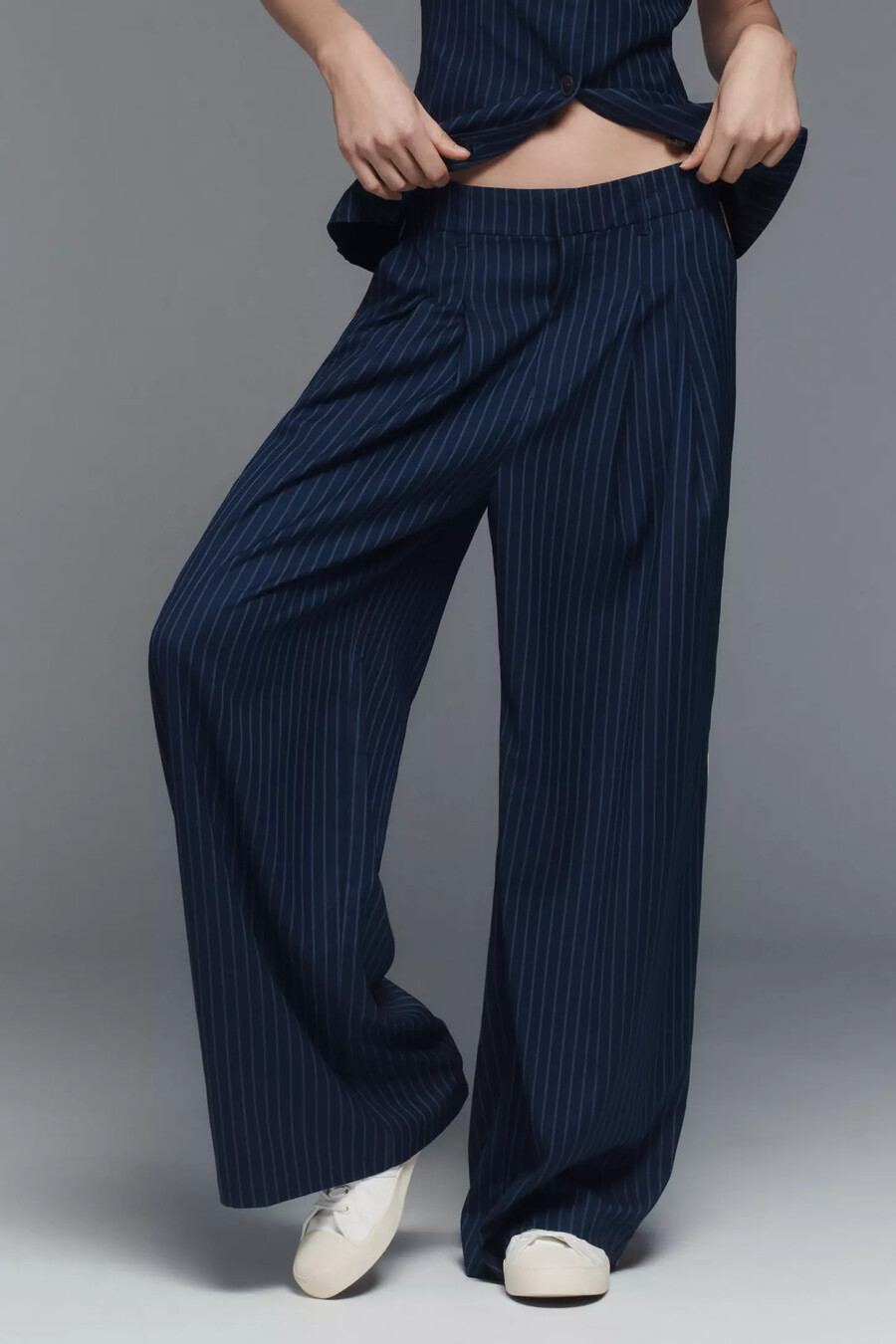 pantalones anchos plisados avery de maeve edición deportiva de raya diplomática