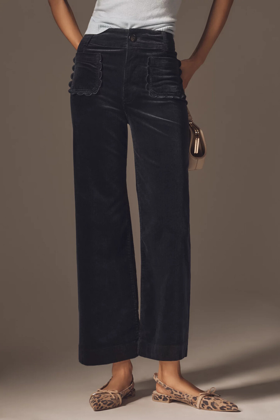 pantalones anchos colette crop de maeve edición de pana con bolsillos festoneados