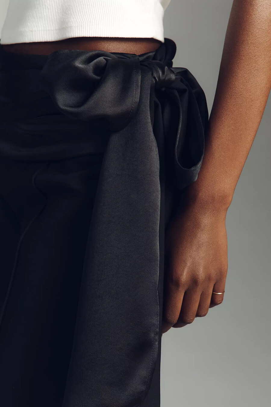 pantalones ajustados de esmoquin con lazo y cinturón de anthropologie