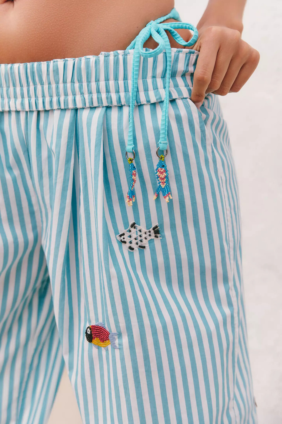 pantalones de vestir con adornos de rayas de celidonia
