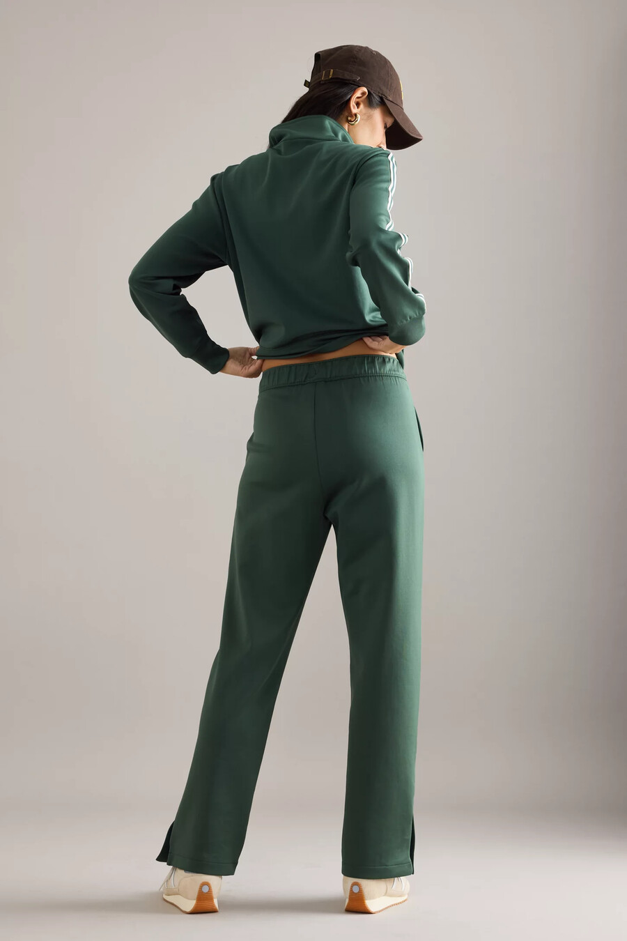pantalones deportivos con pinzas champion