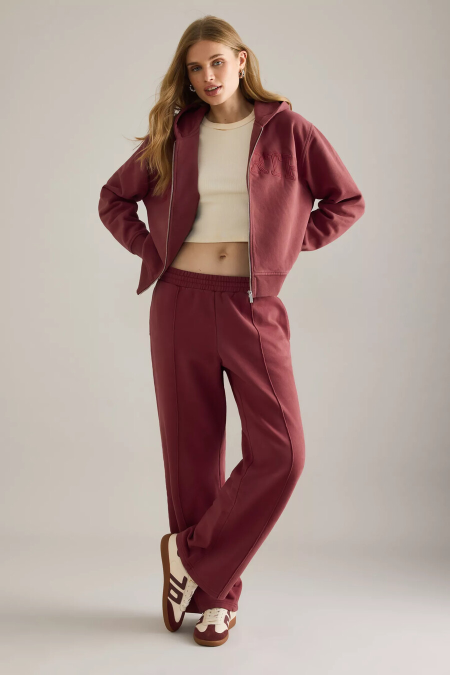 joggers de pierna ancha con pinzas fergie de 4th reckless