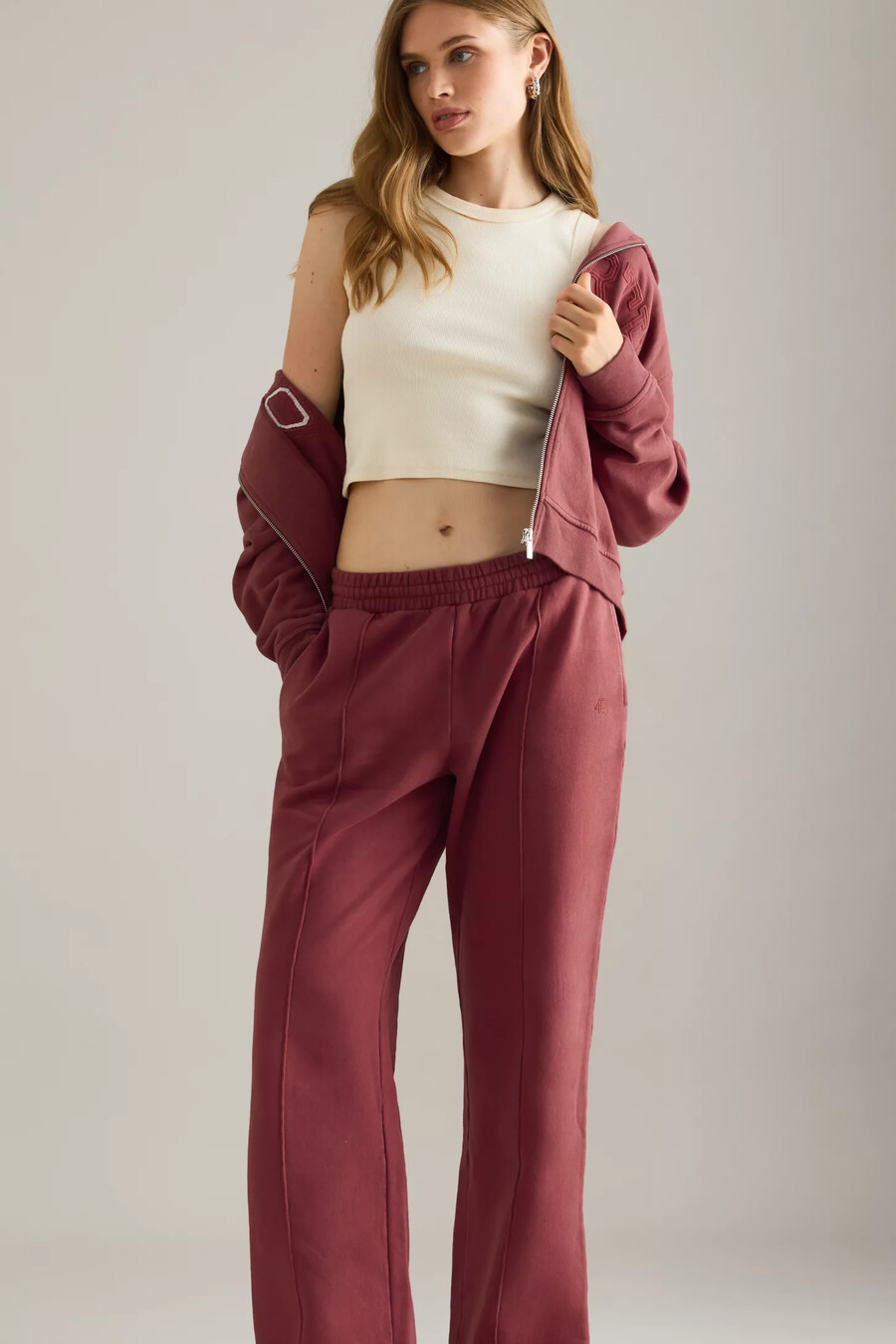joggers de pierna ancha con pinzas fergie de 4th reckless