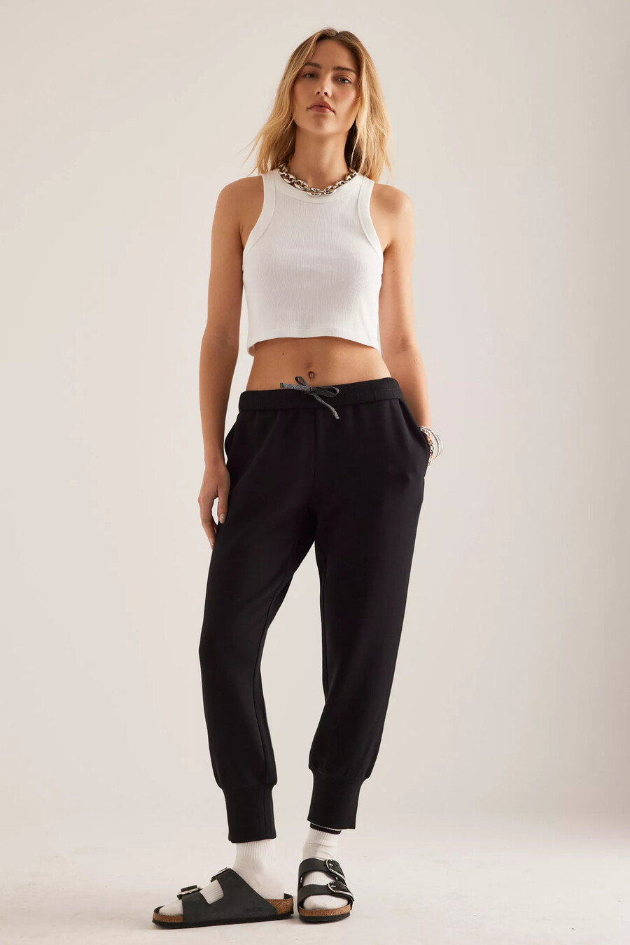 pantalones deportivos varley con puños ajustados