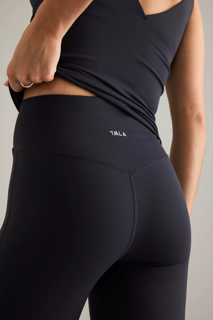 pantalones acampanados de tiro alto cruzados tala dayflex de 30 pulgadas