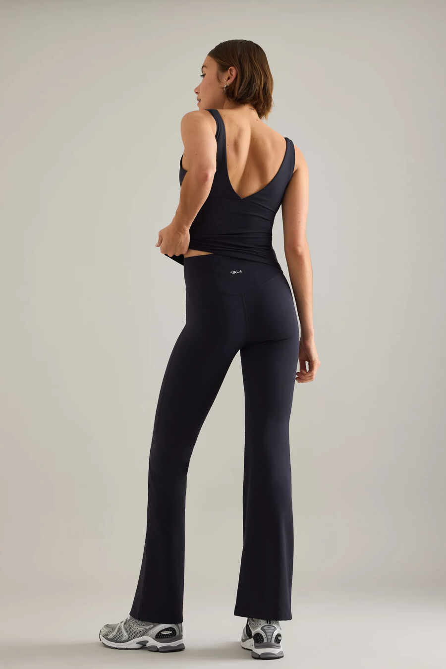 pantalones acampanados de tiro alto cruzados tala dayflex de 30 pulgadas