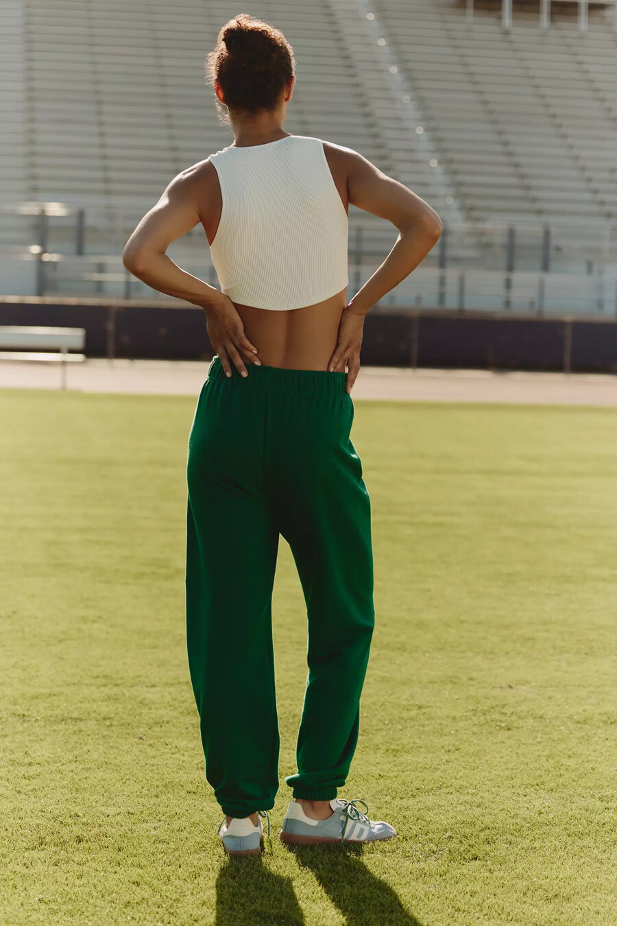 pantalones deportivos con bandera de sundry athletic